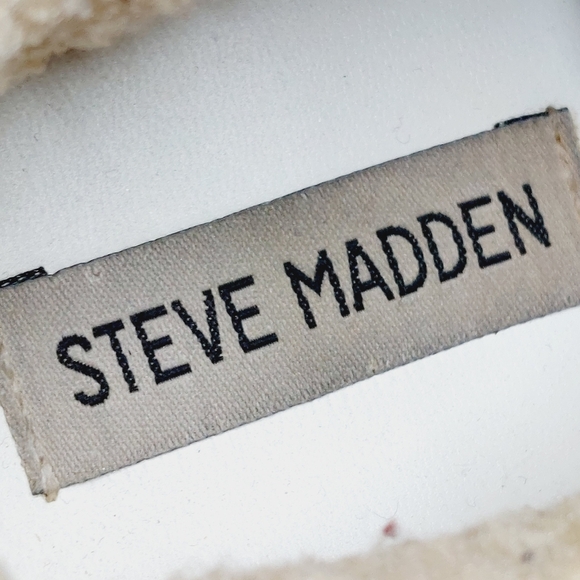 Steve Madden Women's Polaris Silver Star Sneaker in White V588 - Picture 9 of 11